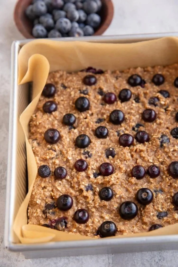 Homemade Blueberry and Oat Breakfast Bars – Soft and Fruity