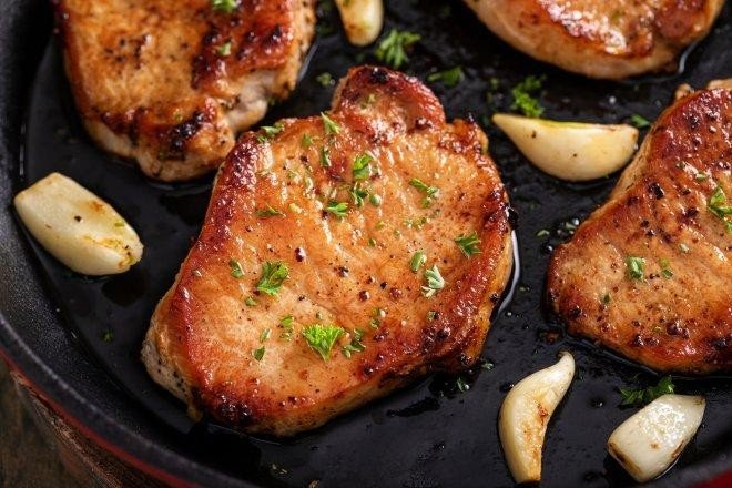 1. Classic Garlic Butter Air Fryer Pork Chops-150kb