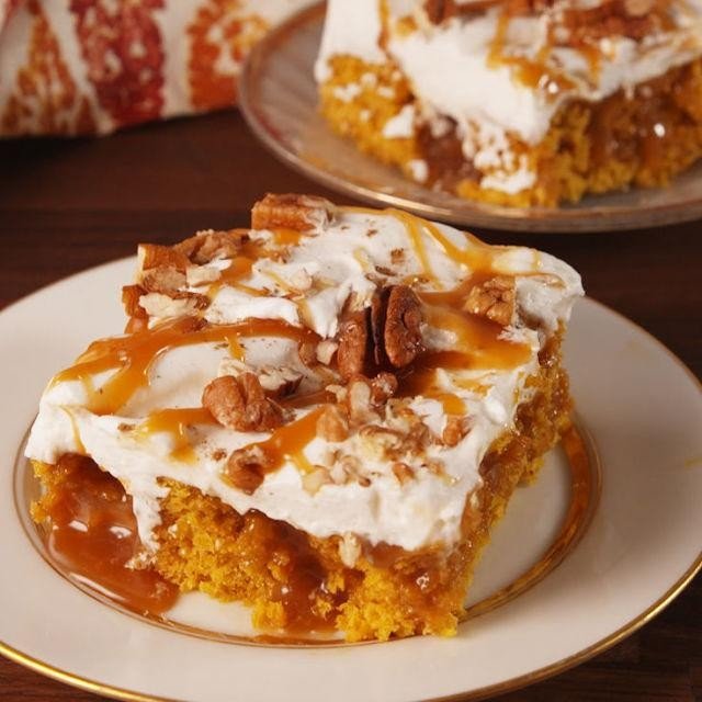 4. Pumpkin Poke Cake-150kb