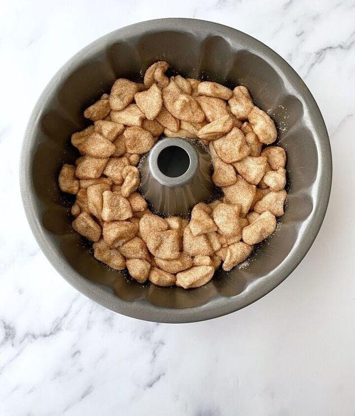 Easy Monkey Bread with Canned Biscuits