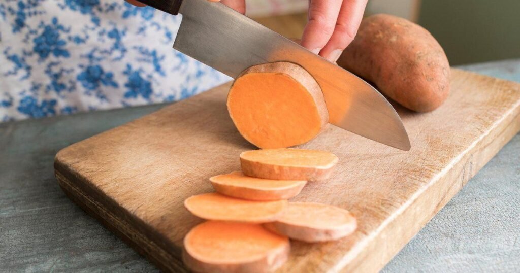 Step 1 Prepare the sweet potatoes-150kb