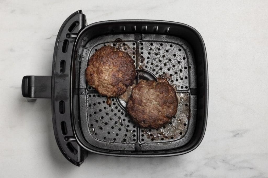 Step 3 Cook the Beef Patties-150kb