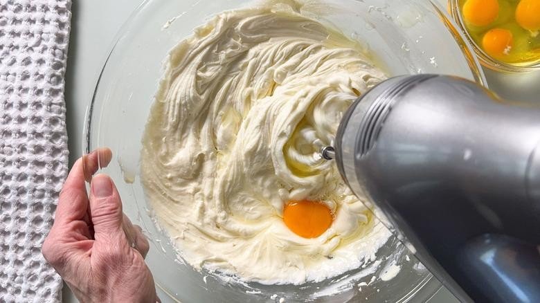 Step 3 Prepare the Cheesecake Filling-100kb